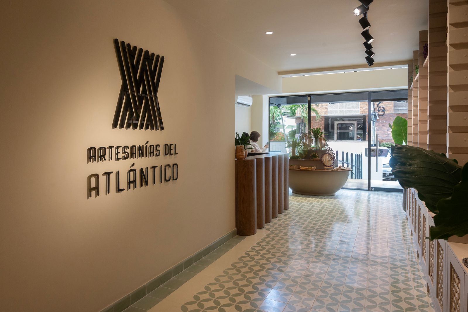 Showroom de Artesanías del Atlántico en el Centro Comercial Plaza Catalunya